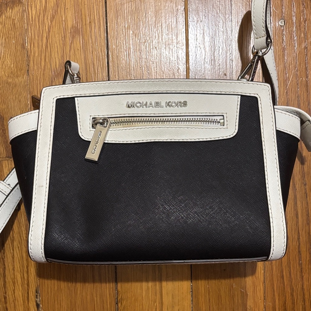 Michael Kors Black and Cream Shoulder Bag